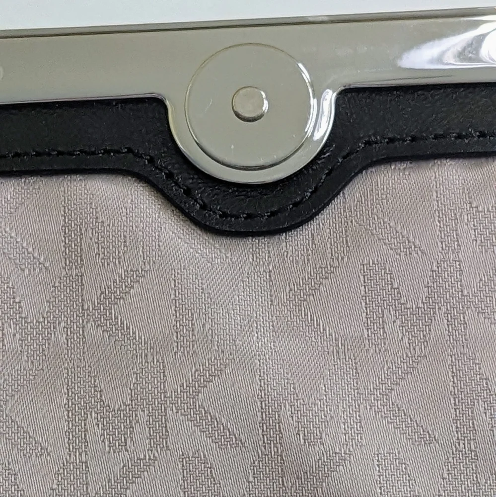 Michael Kors Evening Envelope Clutch Shoulder Handbag w/Chain.   Leather - Picture 7 of 14